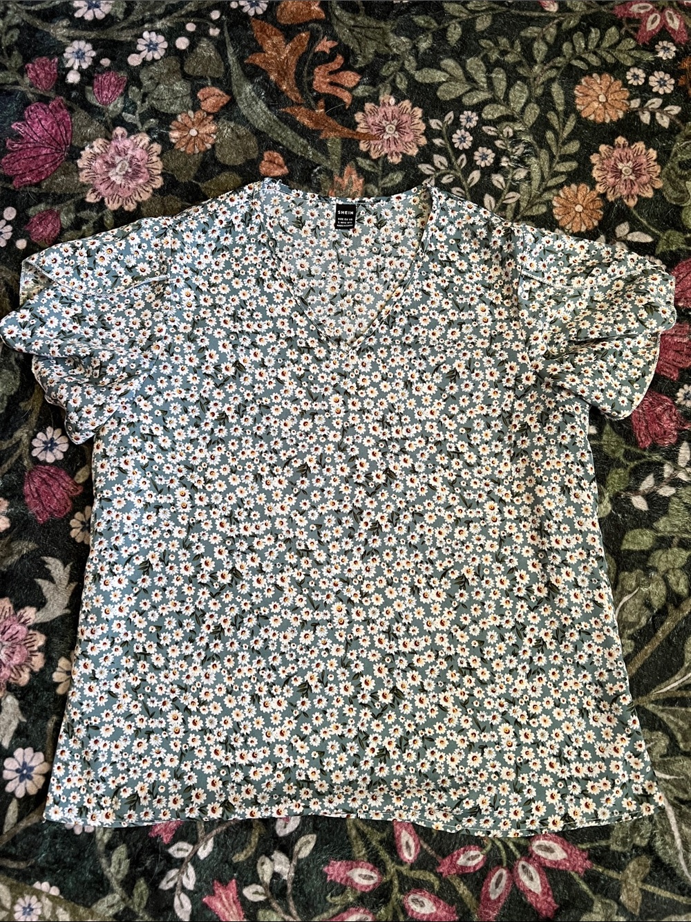 SHEIN Floral Daisy Print V-Neck Blouse